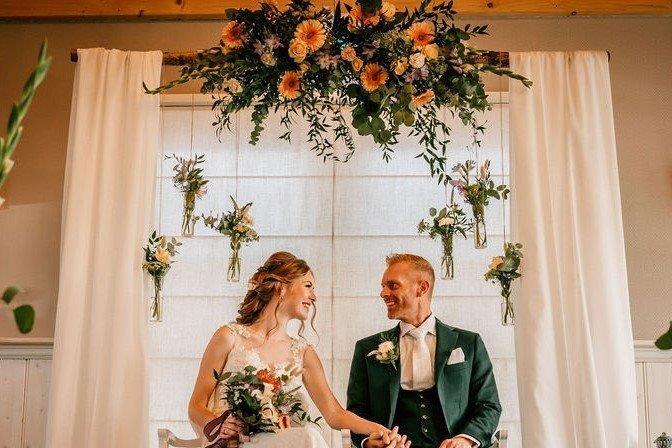 Ceremonie- en tafelbloemen door Je Grote Dag – foto 21