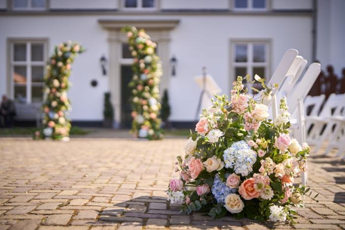 Ceremonie- en tafelbloemen door Je Grote Dag – foto 24