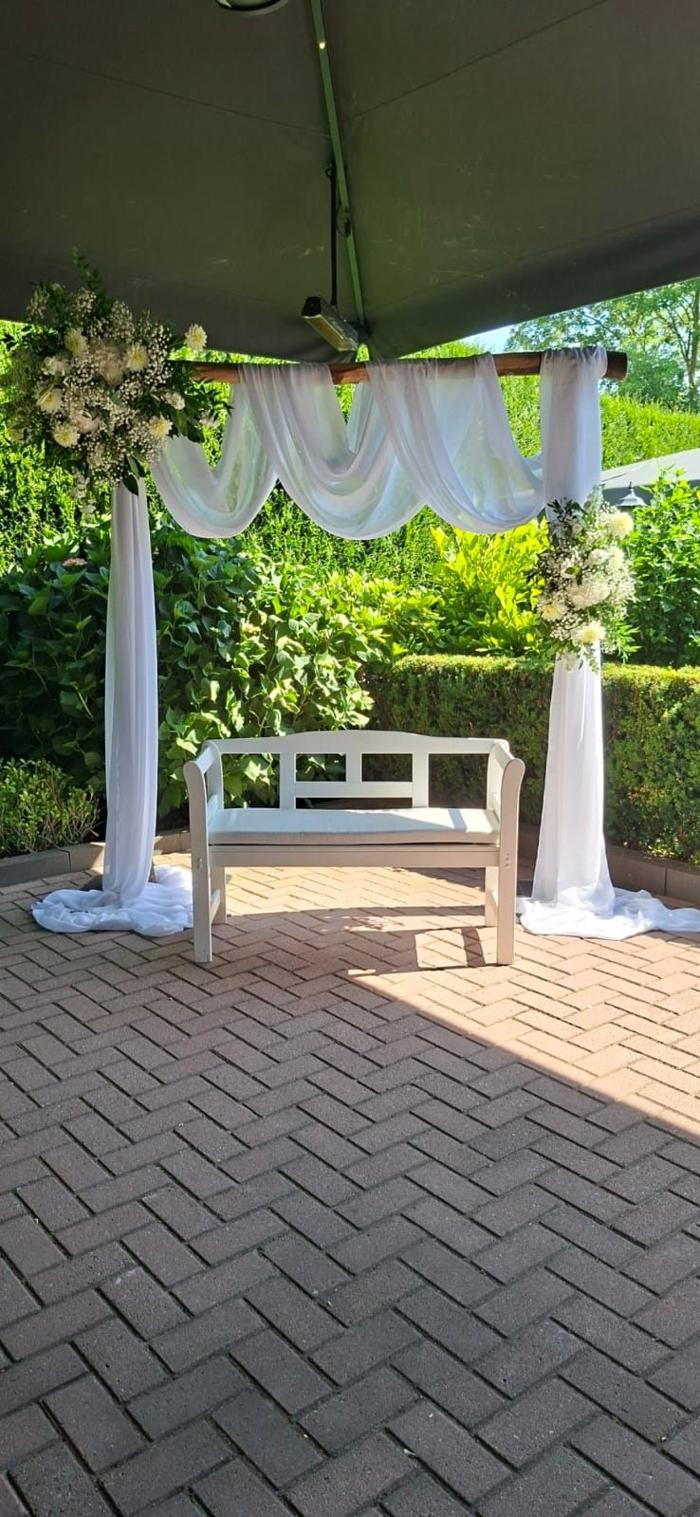 Ceremonie- en tafelbloemen door Je Grote Dag – foto 26