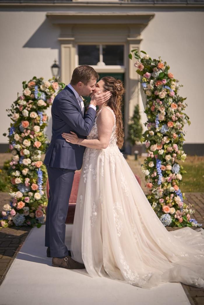 Ceremonie- en tafelbloemen door Je Grote Dag – foto 27