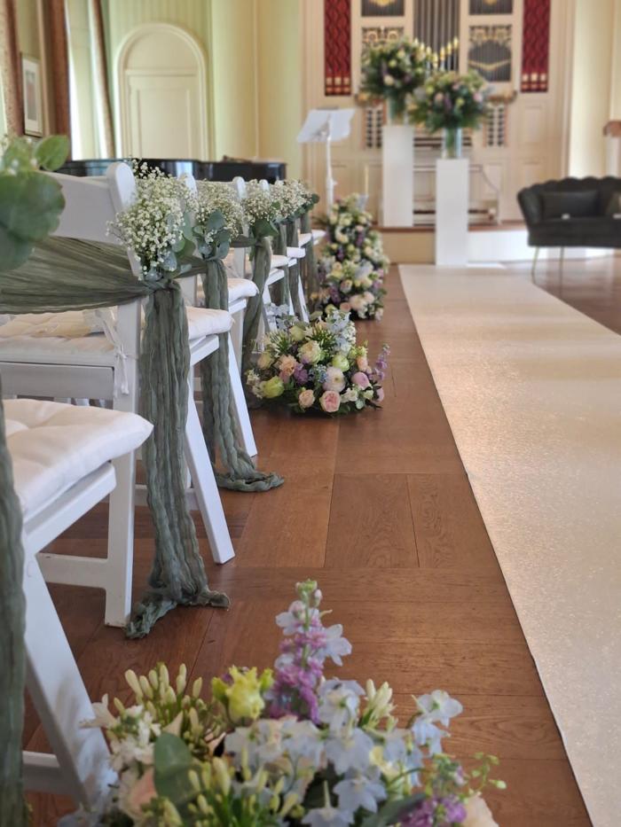 Ceremonie- en tafelbloemen door Je Grote Dag – foto 29