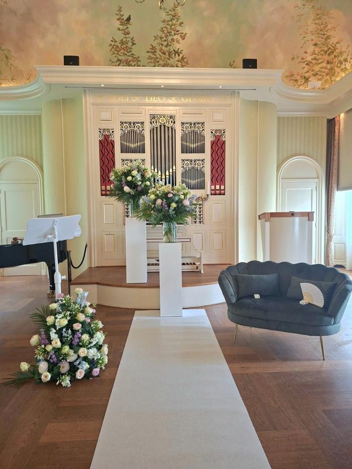 Ceremonie- en tafelbloemen door Je Grote Dag – foto 30