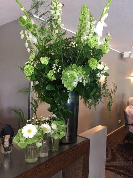 Ceremonie- en tafelbloemen door Je Grote Dag – foto 11