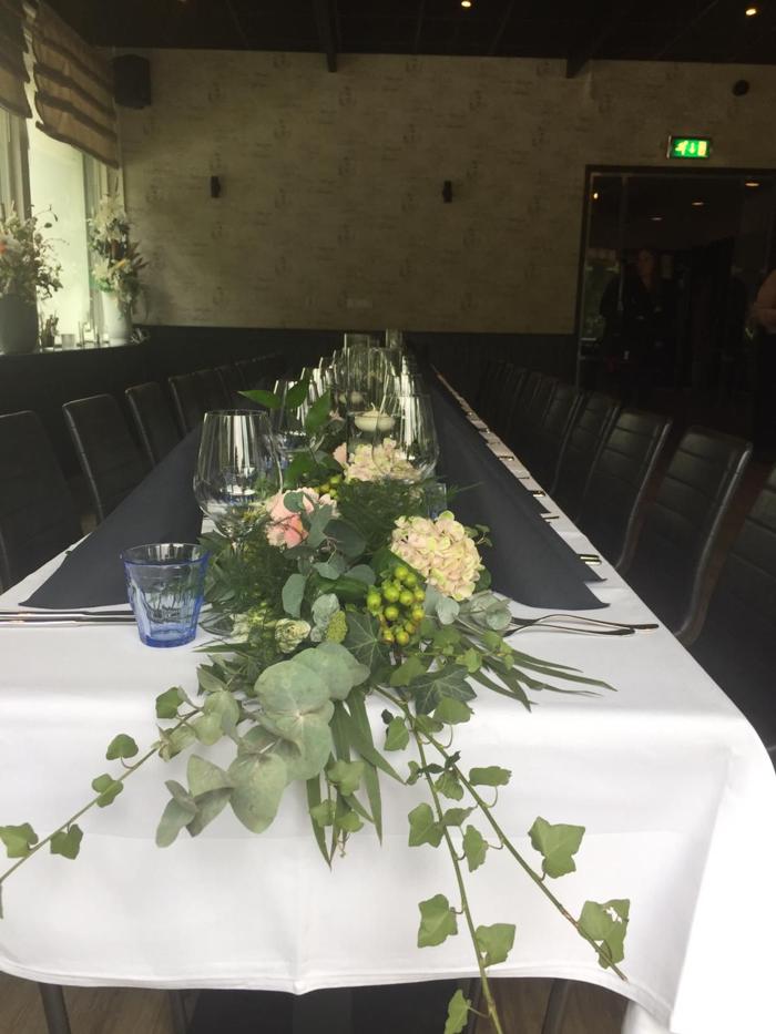 Ceremonie- en tafelbloemen door Je Grote Dag – foto 33