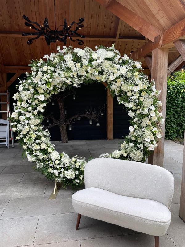 Backdrop Circle of Love Goud