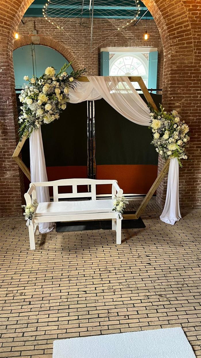 Bruiloft Alper & Marria: bruiloftstyling en bloemen door Je Grote Dag bij Slot Loevestein – foto 10