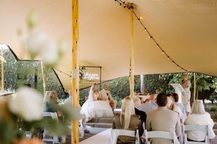 Bruiloft Edwin & Brenda: bruiloftstyling en bloemen door Je Grote Dag bij Van der Valk Ridderkerk – foto 4