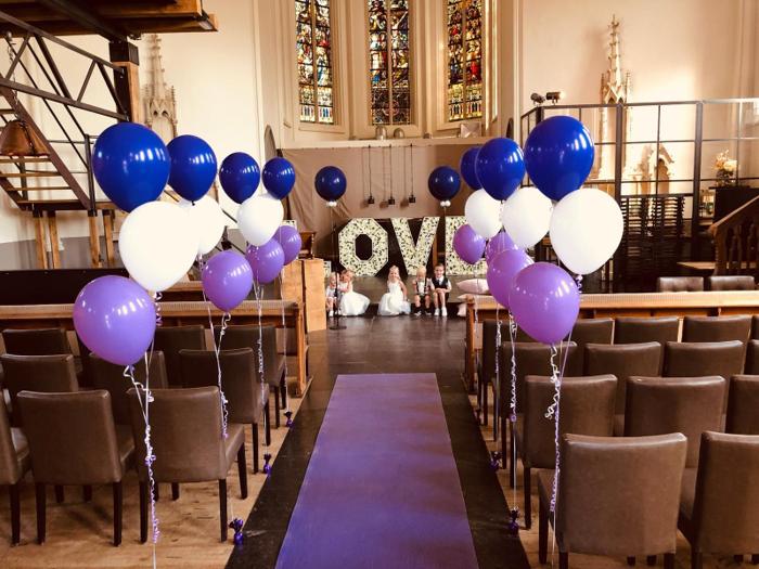 Bruiloft Danny & Lucy: bruiloftstyling en bloemen door Je Grote Dag bij Onze Kerk Hooge Zwaluwe – foto 2