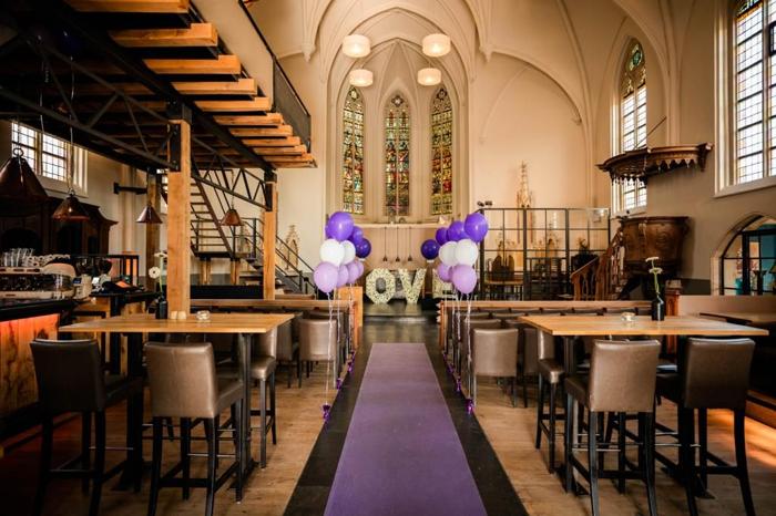 Bruiloft Danny & Lucy: bruiloftstyling en bloemen door Je Grote Dag bij Onze Kerk Hooge Zwaluwe – foto 15