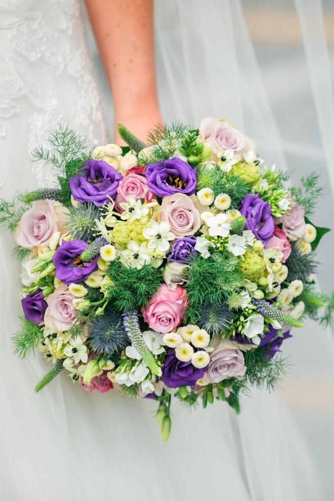 Bruiloft Danny & Lucy: bruiloftstyling en bloemen door Je Grote Dag bij Onze Kerk Hooge Zwaluwe – foto 19