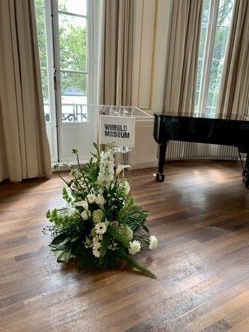 Bruiloft Jan Paul en Ralitsa: bruiloftstyling en bloemen door Je Grote Dag bij Wereldmuseum Rotterdam en Sociëteit aan de Maas – foto 13