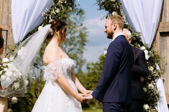 Bruiloft Jeroen & Dominique: bruiloftstyling en bloemen door Je Grote Dag bij Hoeve Zzamen Zoetermeer – foto 10