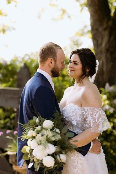 Bruiloft Jeroen & Dominique: bruiloftstyling en bloemen door Je Grote Dag bij Hoeve Zzamen Zoetermeer – foto 16