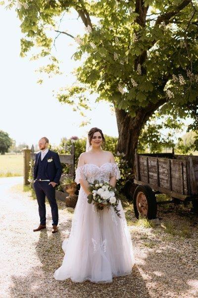 Bruiloft Jeroen & Dominique: bruiloftstyling en bloemen door Je Grote Dag bij Hoeve Zzamen Zoetermeer – foto 17