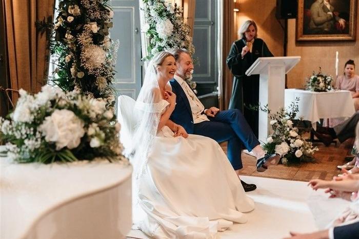 Bruiloft Marieke & Edward: bruiloftstyling en bloemen door Je Grote Dag bij Kasteel De Wittenburg – foto 5