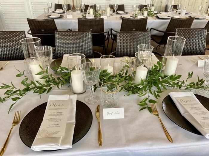 Bruiloft M & T: bruiloftstyling en bloemen door Je Grote Dag bij St. Bavokerk te Haarlem & Papa's Beach House te Hoofddorp – foto 5