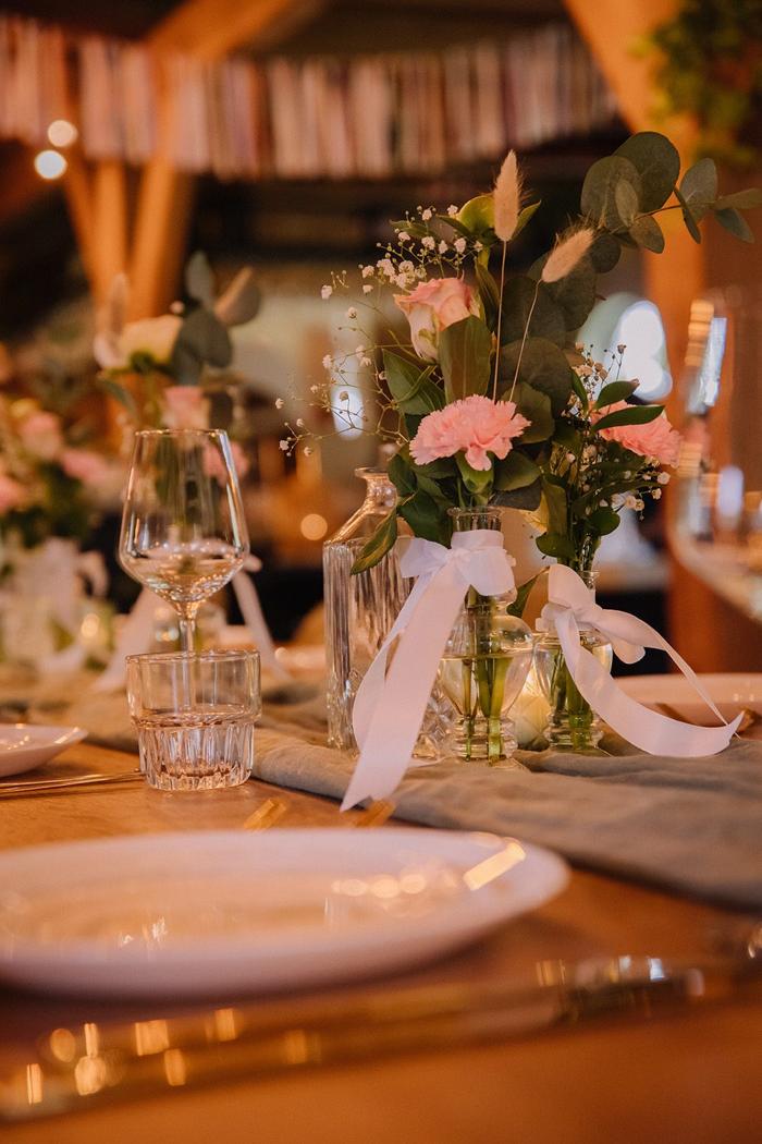Bruiloft Dennis en Synthia: bruiloftstyling en bloemen door Je Grote Dag bij Non Burgersdijk – foto 9