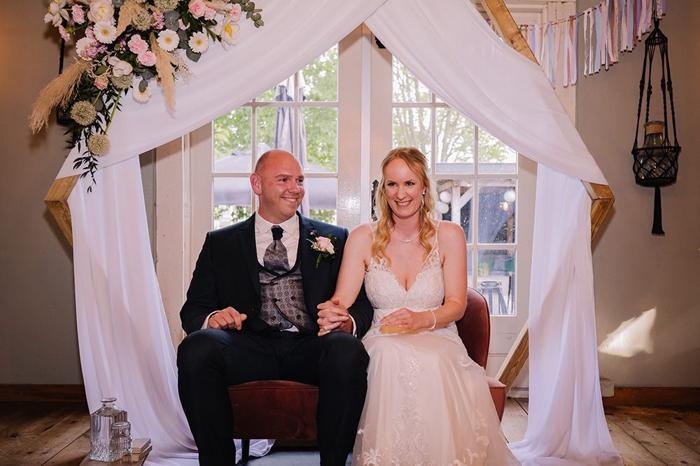 Bruiloft Dennis en Synthia: bruiloftstyling en bloemen door Je Grote Dag bij Non Burgersdijk – foto 26