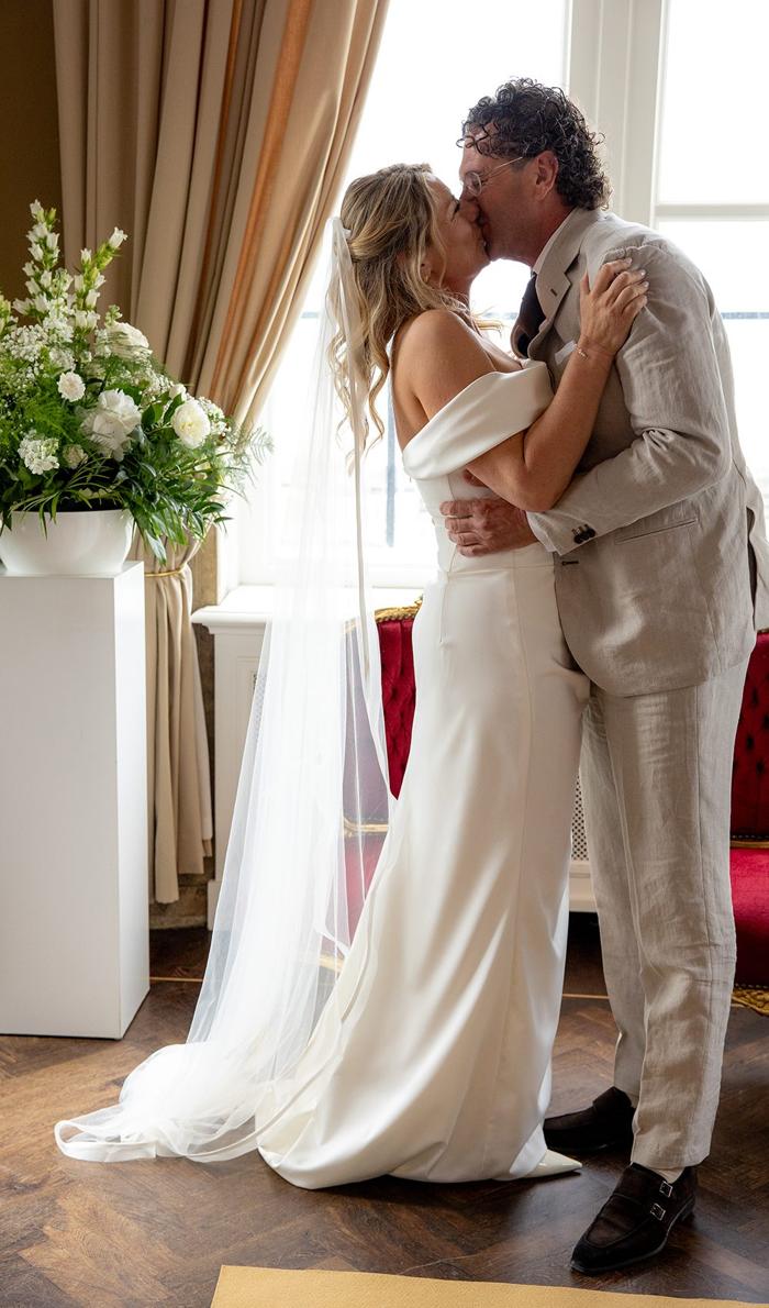 Bruiloft Joost en Marieke: bruiloftstyling en bloemen door Je Grote Dag bij Paviljoen de Witte, Scheveningen – foto 2