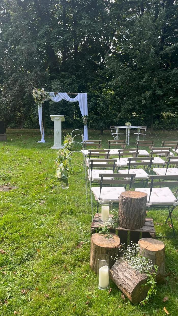 Bruiloft Jordy en Nicolien: bruiloftstyling en bloemen door Je Grote Dag bij Landgoed de Olmenhorst, Lisserbroek – foto 12