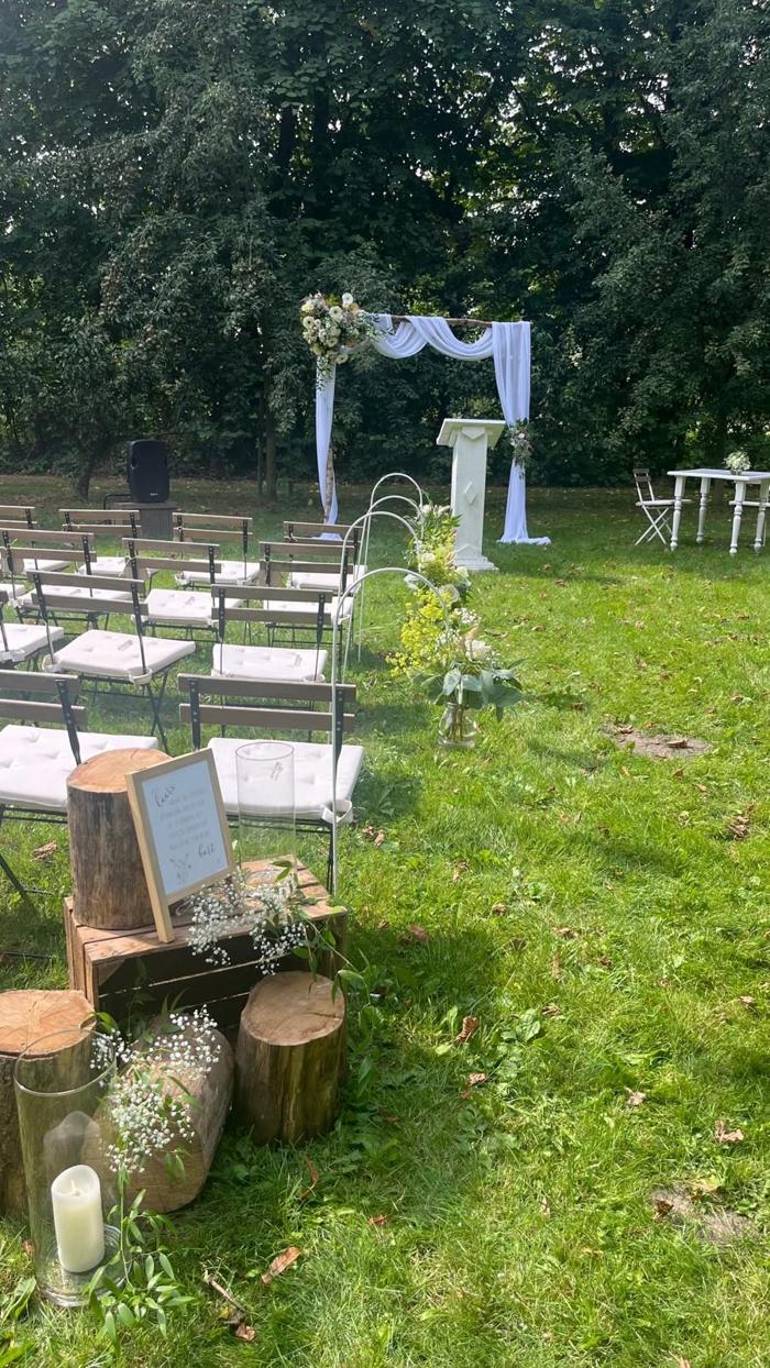 Bruiloft Jordy en Nicolien: bruiloftstyling en bloemen door Je Grote Dag bij Landgoed de Olmenhorst, Lisserbroek – foto 14