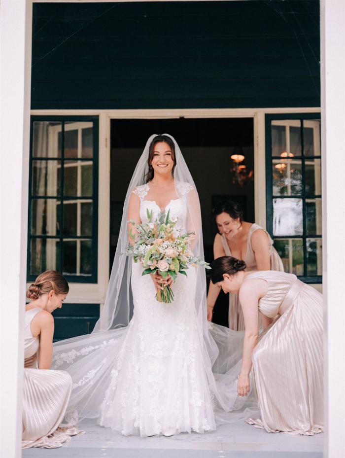 Bruiloft Jordy en Nicolien: bruiloftstyling en bloemen door Je Grote Dag bij Landgoed de Olmenhorst, Lisserbroek – foto 32
