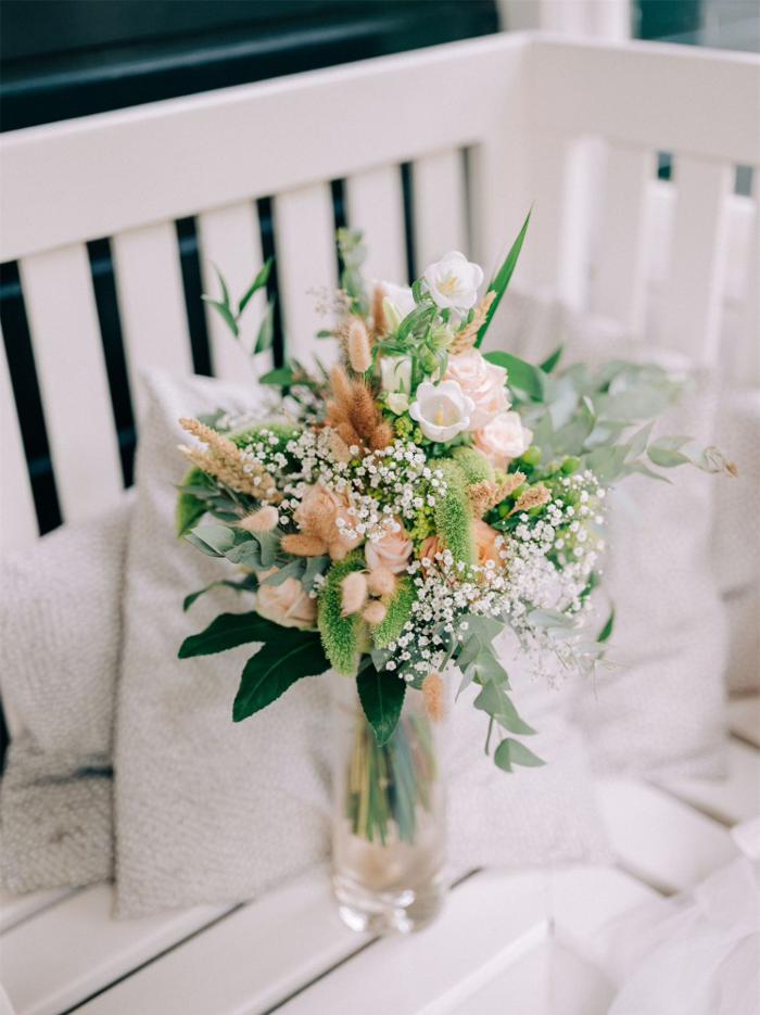 Bruiloft Jordy en Nicolien: bruiloftstyling en bloemen door Je Grote Dag bij Landgoed de Olmenhorst, Lisserbroek – foto 33