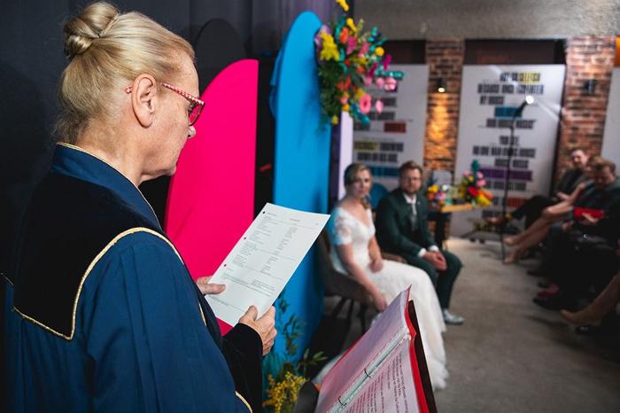 Bruiloft Kevin en Sabine: bruiloftstyling en bloemen door Je Grote Dag bij JACK – Rotterdam – foto 18