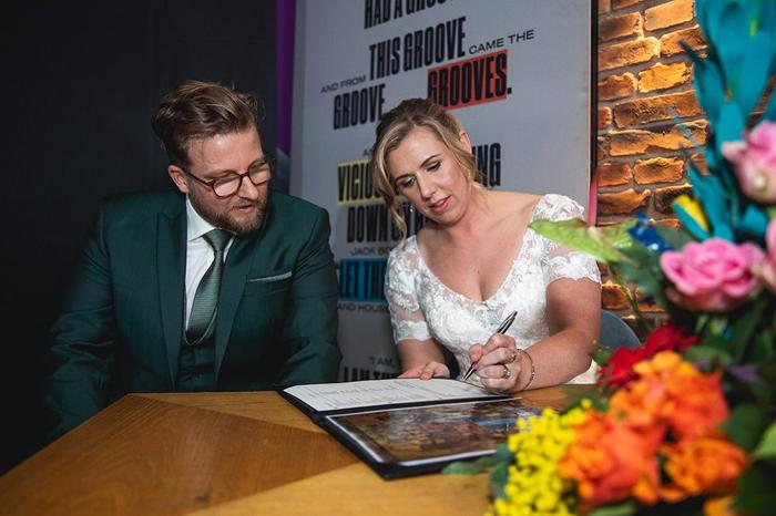 Bruiloft Kevin en Sabine: bruiloftstyling en bloemen door Je Grote Dag bij JACK – Rotterdam – foto 41