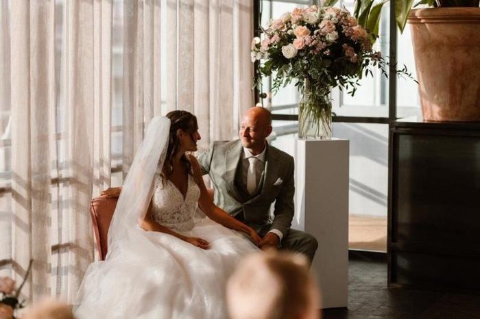Bruiloft Marco & Jeanine: bruiloftstyling en bloemen door Je Grote Dag bij Dudok aan de Maas – foto 17