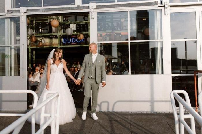 Bruiloft Marco & Jeanine: bruiloftstyling en bloemen door Je Grote Dag bij Dudok aan de Maas – foto 24