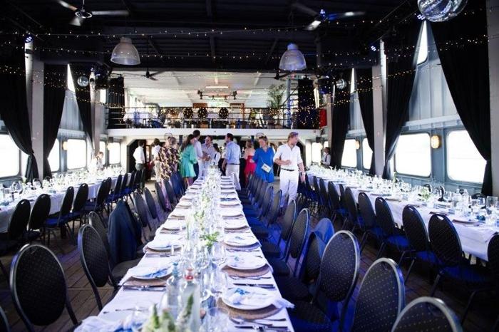 Bruiloft Mats & Sophie: bruiloftstyling en bloemen door Je Grote Dag bij MS Ameland (Amsterdam) – foto 5