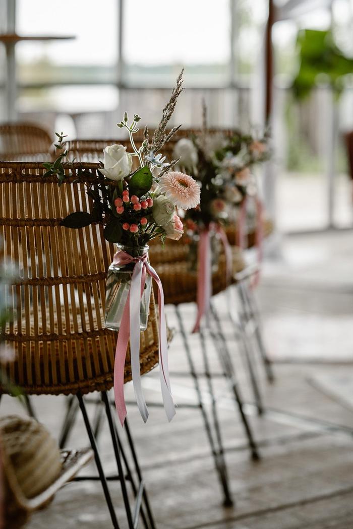 Bruiloft Nick en Melissa: bruiloftstyling en bloemen door Je Grote Dag bij Brasserie Buitenhuis te Valkenburg – foto 10