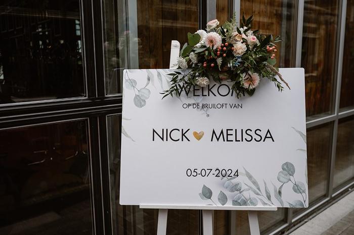 Bruiloft Nick en Melissa: bruiloftstyling en bloemen door Je Grote Dag bij Brasserie Buitenhuis te Valkenburg – foto 14