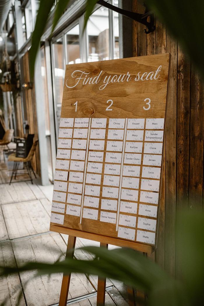 Bruiloft Nick en Melissa: bruiloftstyling en bloemen door Je Grote Dag bij Brasserie Buitenhuis te Valkenburg – foto 16