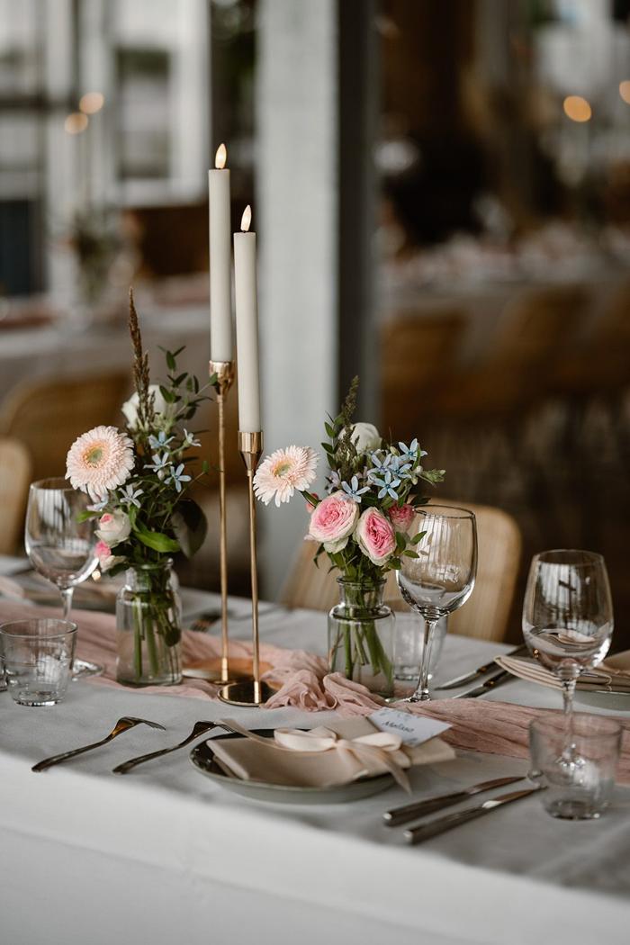 Bruiloft Nick en Melissa: bruiloftstyling en bloemen door Je Grote Dag bij Brasserie Buitenhuis te Valkenburg – foto 18