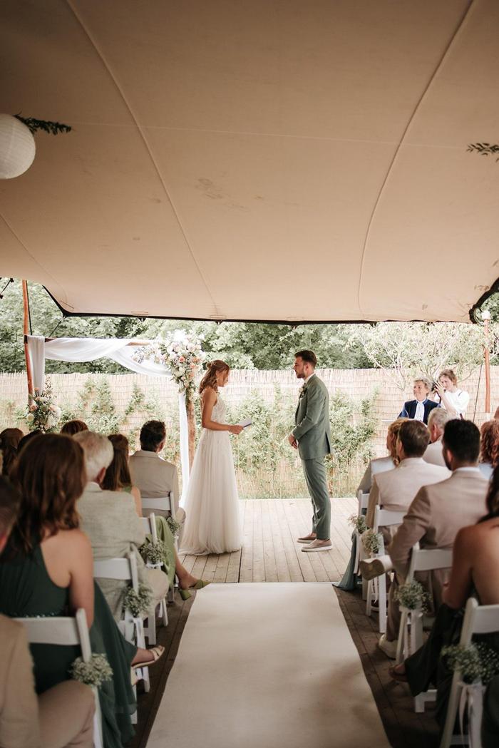 Bruiloft Ruud & Elles: bruiloftstyling en bloemen door Je Grote Dag bij Villa Ockenburgh – foto 14