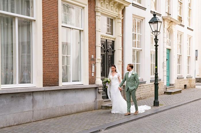 Bruiloft Stan en Lisan: bruiloftstyling en bloemen door Je Grote Dag bij Hotel Nassau – Breda – foto 4
