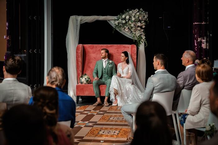 Bruiloft Stan en Lisan: bruiloftstyling en bloemen door Je Grote Dag bij Hotel Nassau – Breda – foto 9