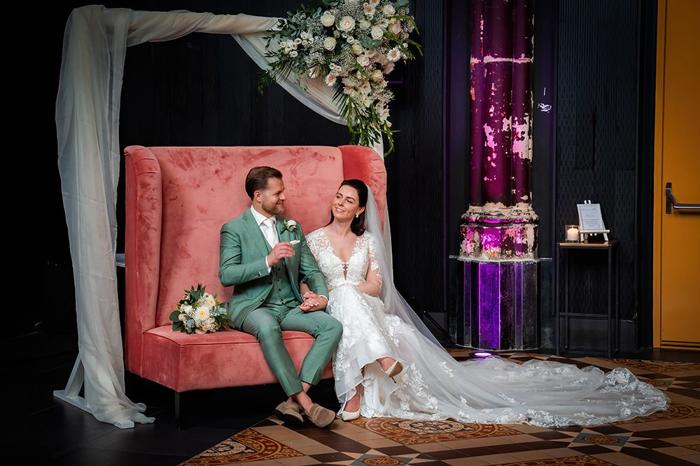 Bruiloft Stan en Lisan: bruiloftstyling en bloemen door Je Grote Dag bij Hotel Nassau – Breda – foto 10