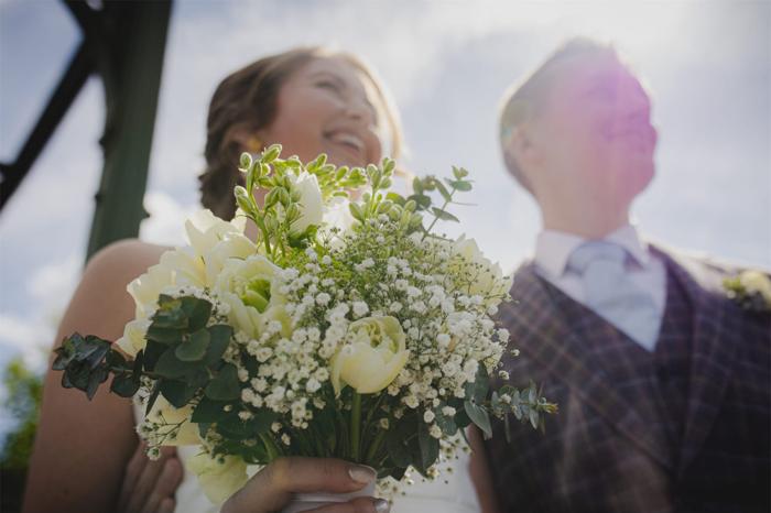 Bruiloft Thomas en Cleo: bruiloftstyling en bloemen door Je Grote Dag bij Machinist – Rotterdam – foto 13
