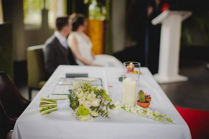 Bruiloft Thomas en Cleo: bruiloftstyling en bloemen door Je Grote Dag bij Machinist – Rotterdam – foto 21