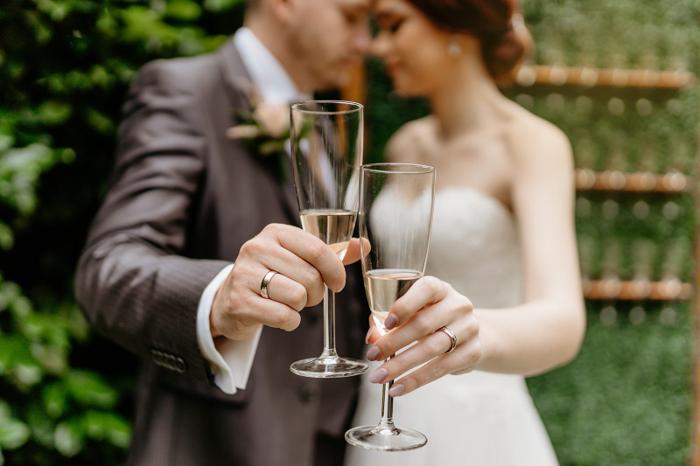Champagnewall 40 glazen huren bij Je Grote Dag – foto 2