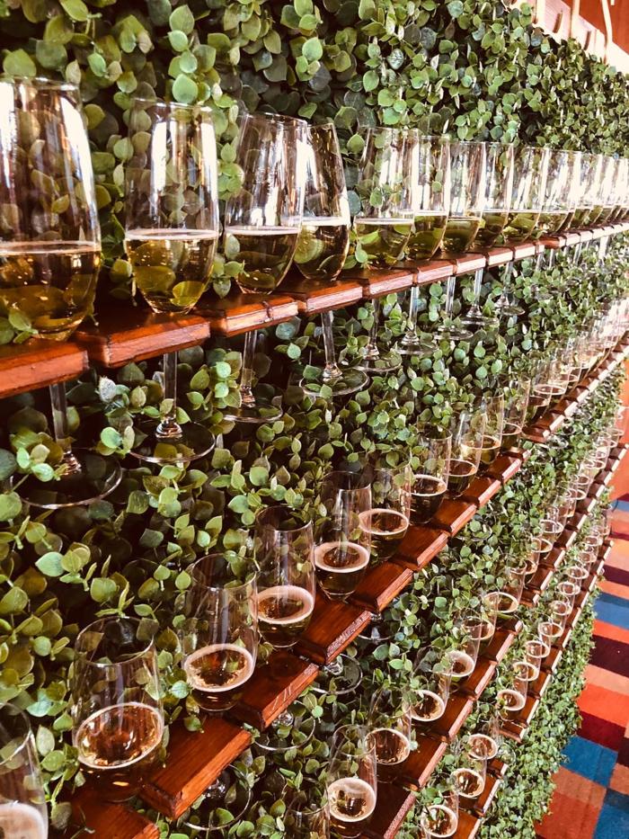 Champagnewall 80 glazen huren bij Je Grote Dag – foto 3