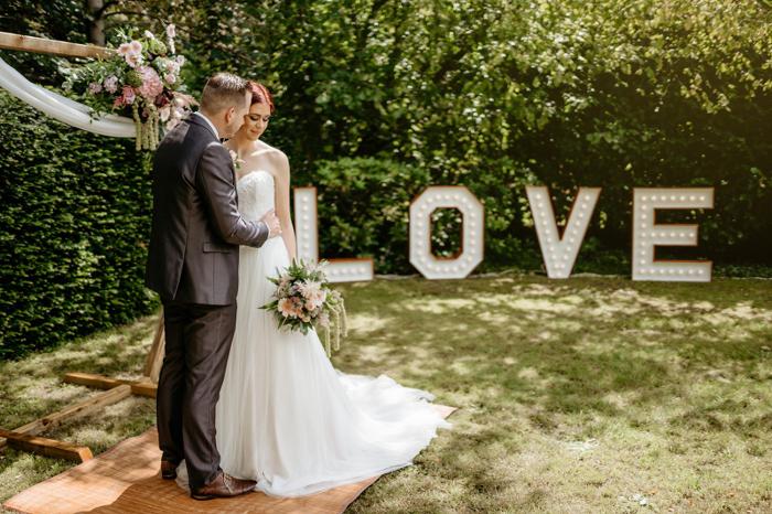 Marquee Letters 'LOVE' huren bij Je Grote Dag – foto 2