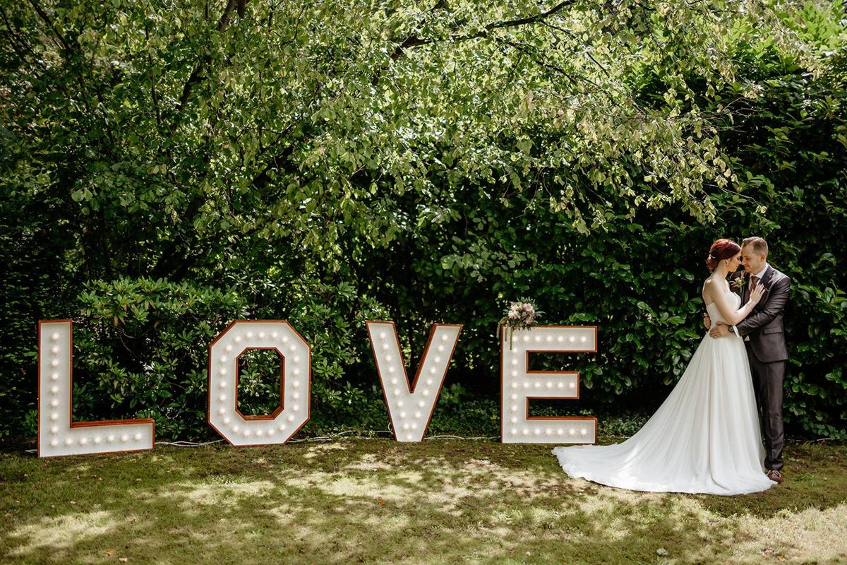 Marquee Letters 'LOVE' huren bij Je Grote Dag