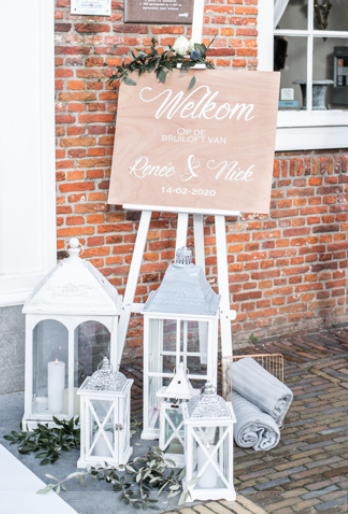 Schildersezel wit of houtkleurig huren bij Je Grote Dag